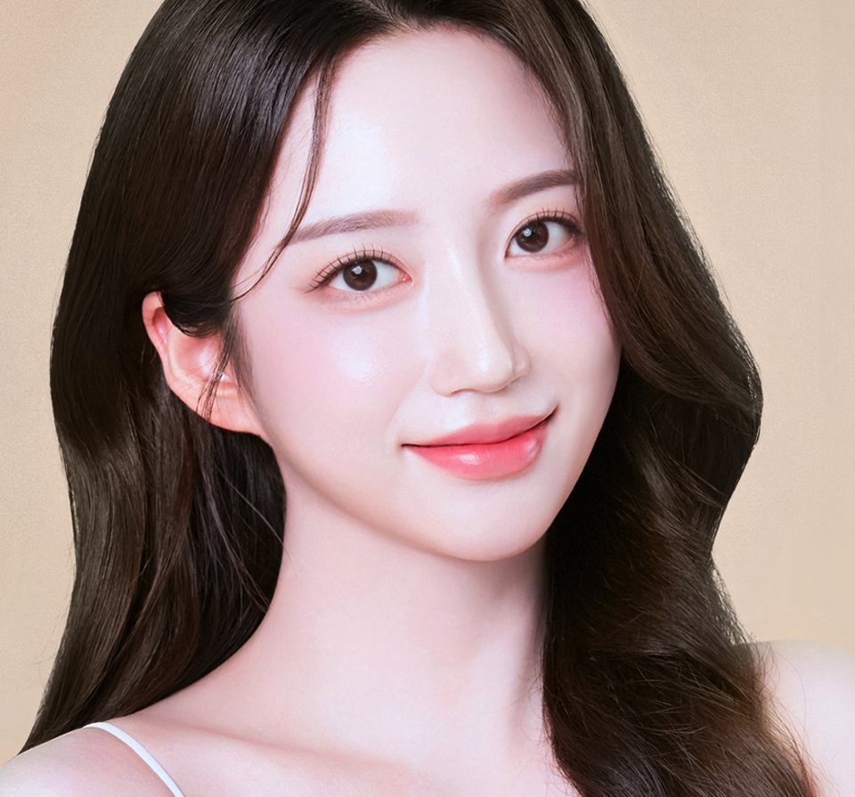 긴 웨이브 머리 여성 모델